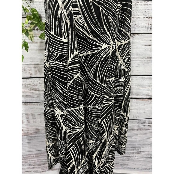 JM Collection Skirt size Small Black White Mesh Long A Line Stretch Tropical - Picture 11 of 14